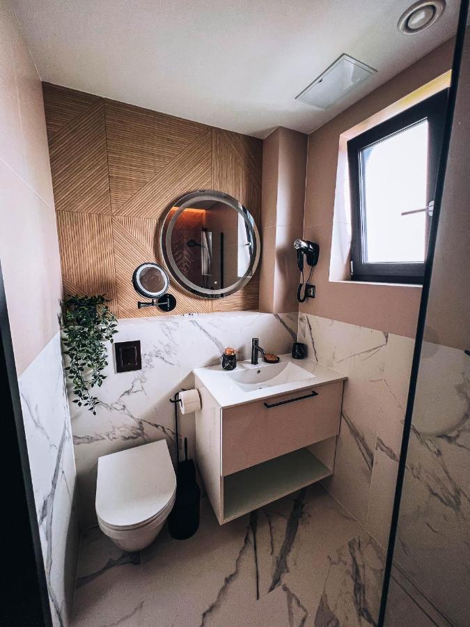 Resto Inn - Smart Apartamenty Blisko Energylandii Polwies Экстерьер фото