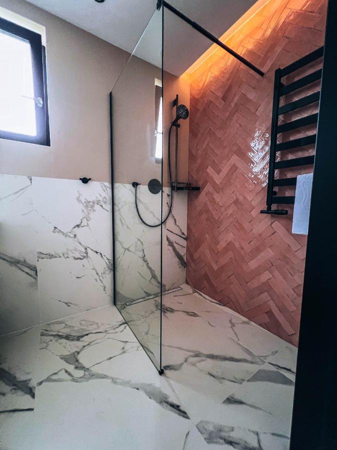 Resto Inn - Smart Apartamenty Blisko Energylandii Polwies Экстерьер фото